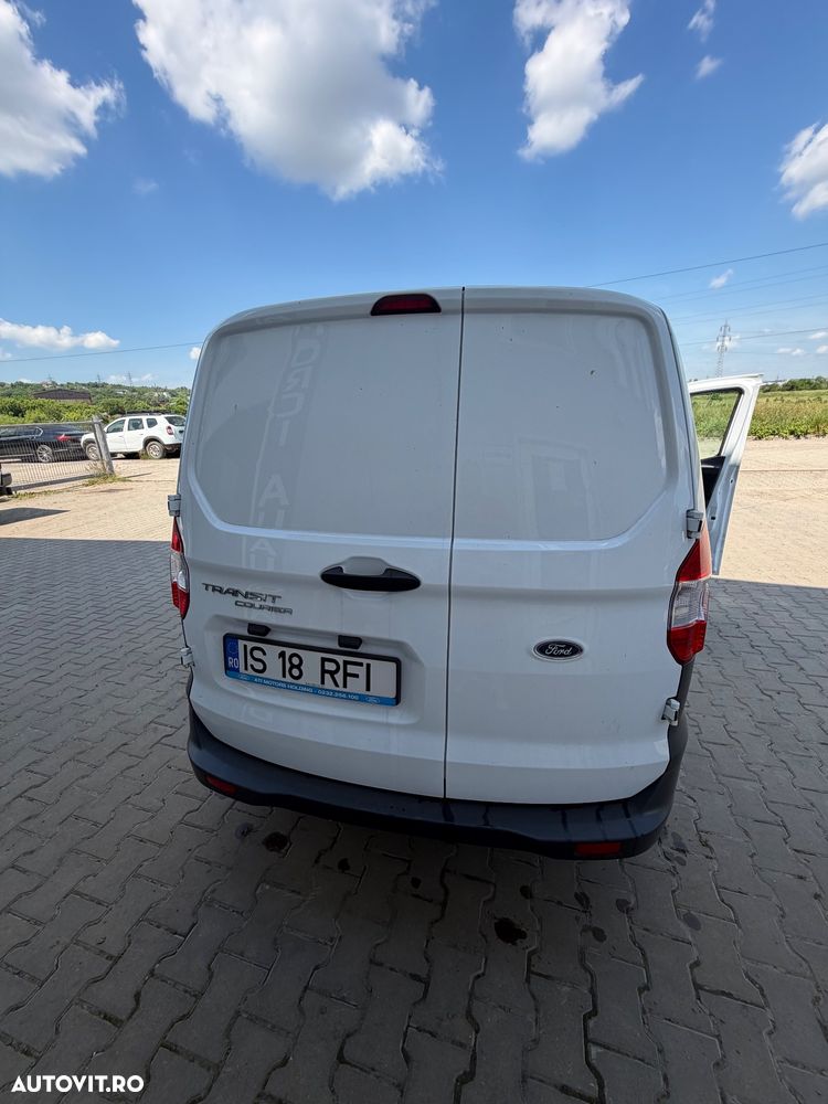 Ford Courier - 3
