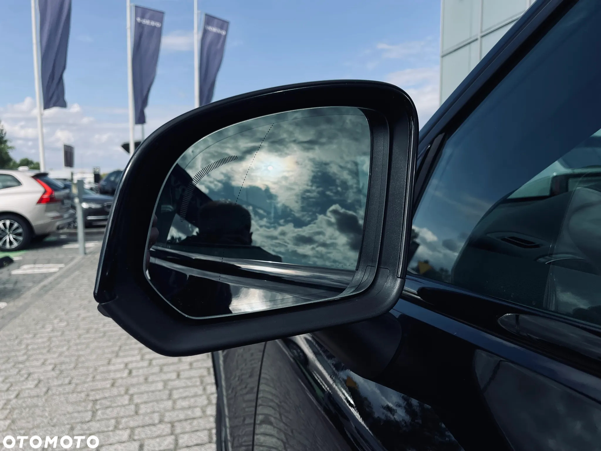 Volvo XC 40 B4 Plus Dark - 9