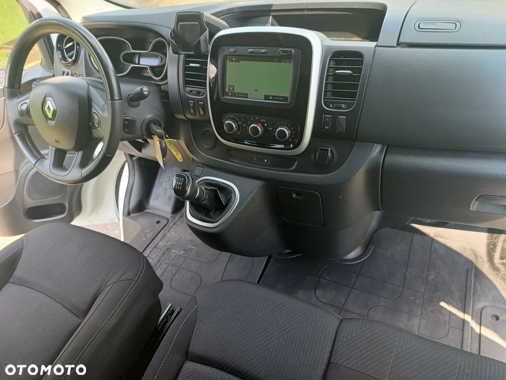 Renault Trafic L2H1 2.0 diesel 145kM 2019rok WEBASTO, CZUJNIKI PARKOWANIA, HAK, NIEWIELKI PRZEBIEG stan BDB, BEZWPADKOWY! - 38