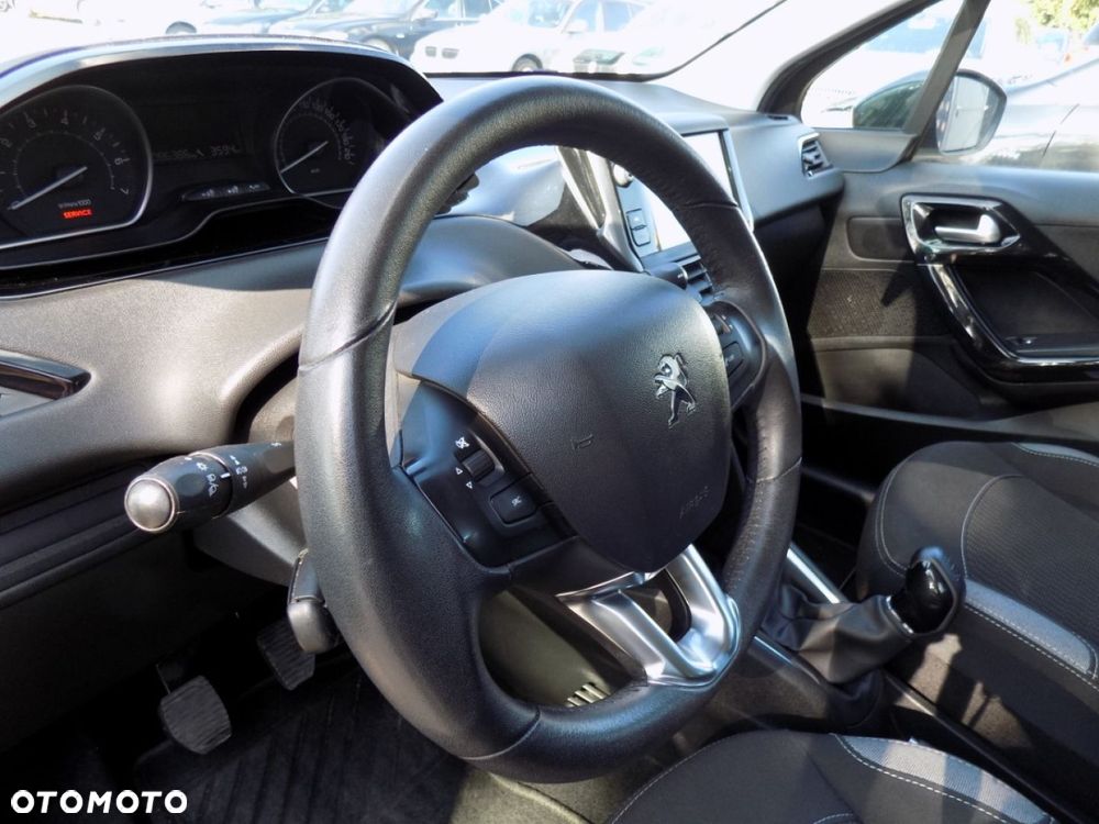 Peugeot 208 - 10