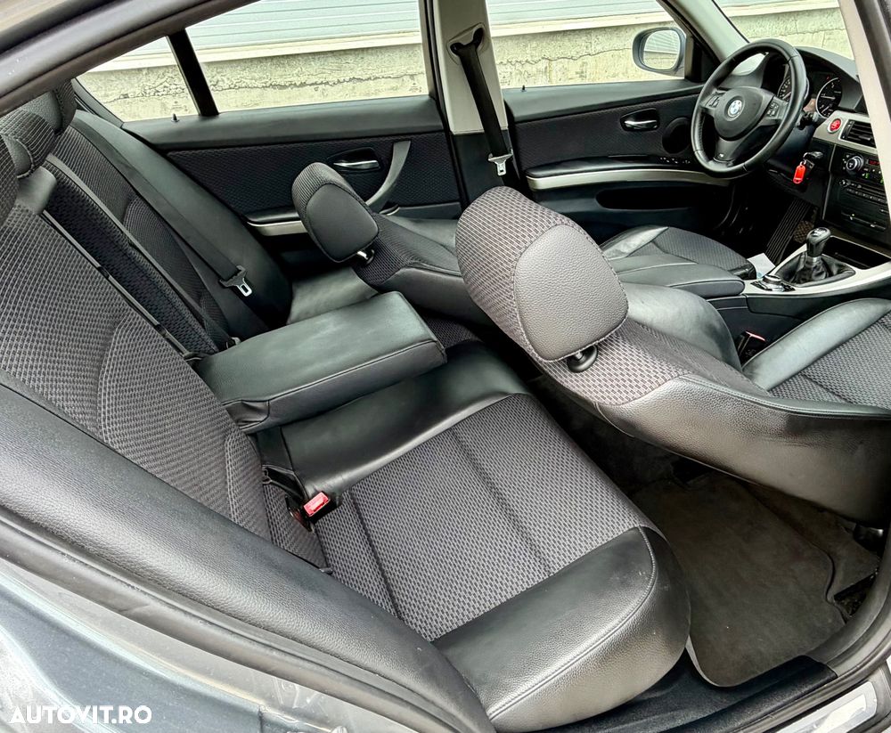 BMW Seria 3 320d DPF Edition Exclusive - 34