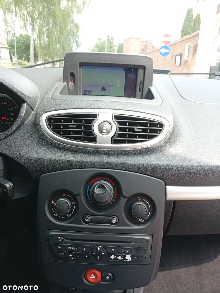 Renault Clio 1.2 16V All Inclusive - 7