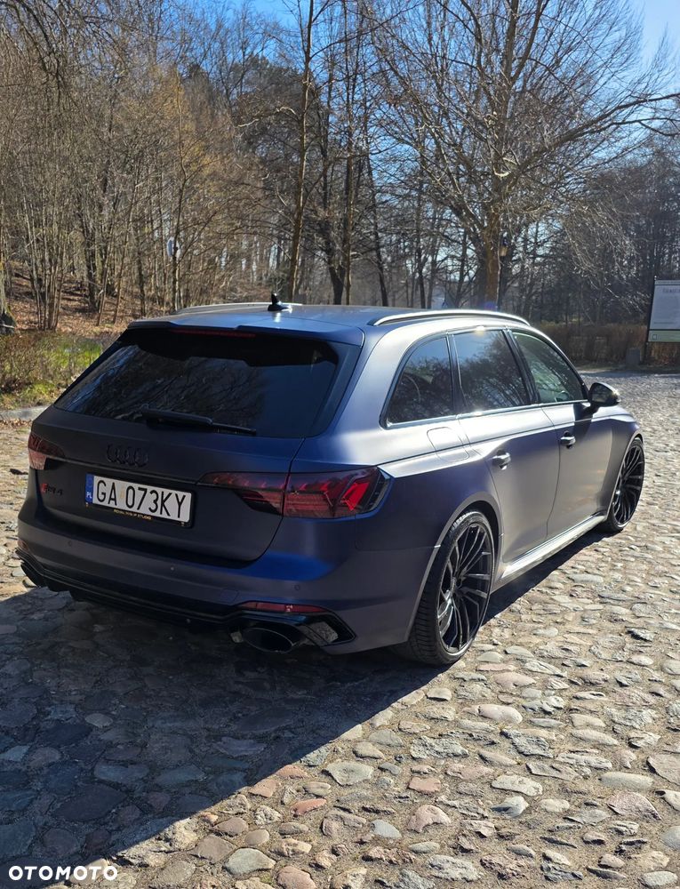 Audi RS4 Avant - 5