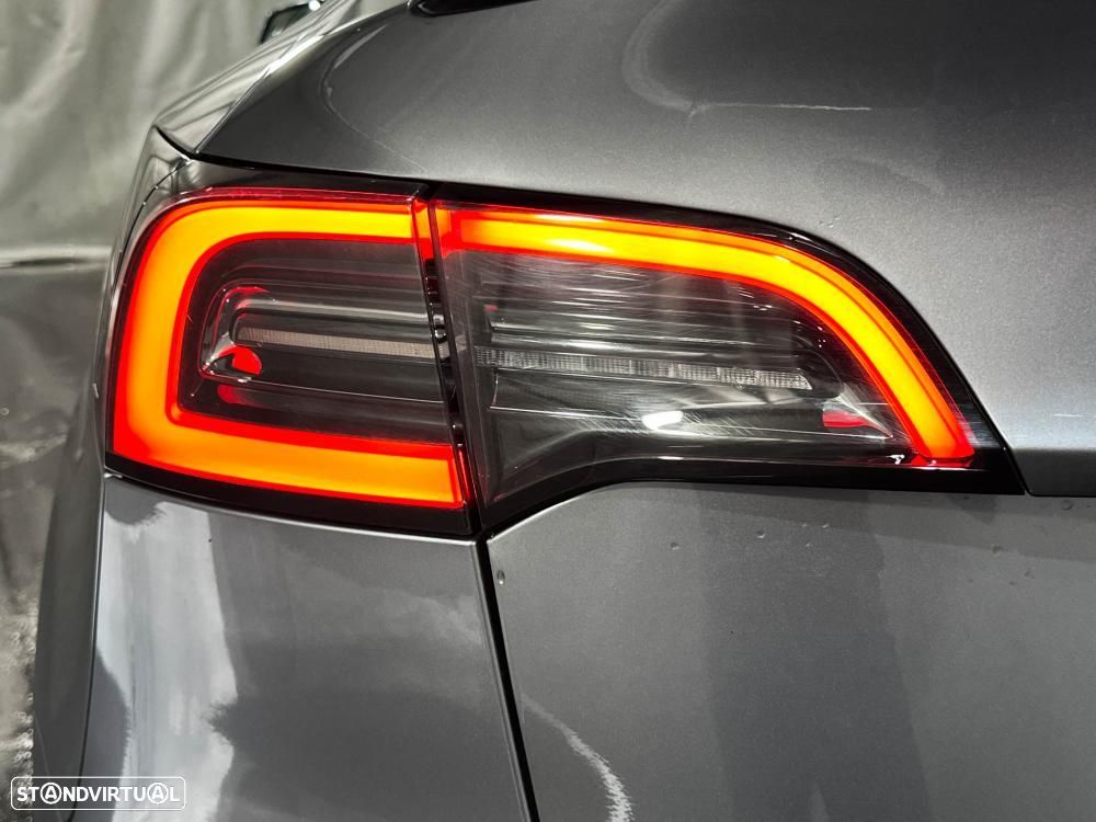 Tesla Model Y Performance Dual Motor AWD - 15