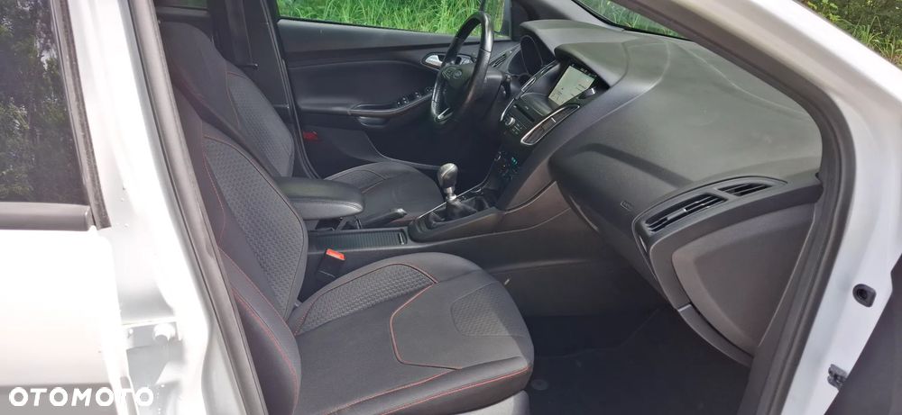 Ford Focus 1.5 EcoBoost ST-Line Black ASS - 16
