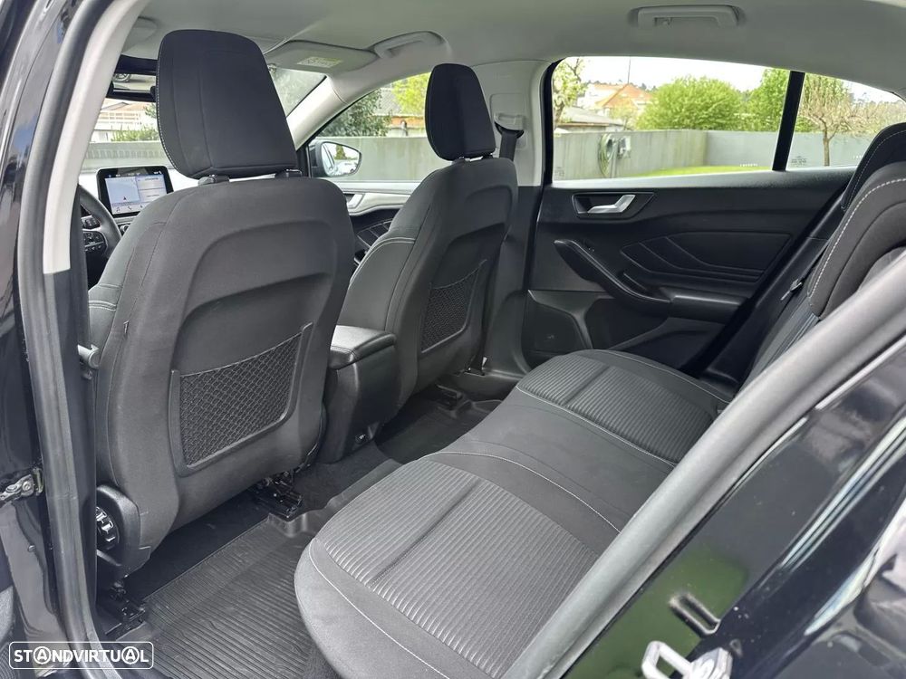 Ford Focus 1.0 EcoBoost S&S TITANIUM - 43