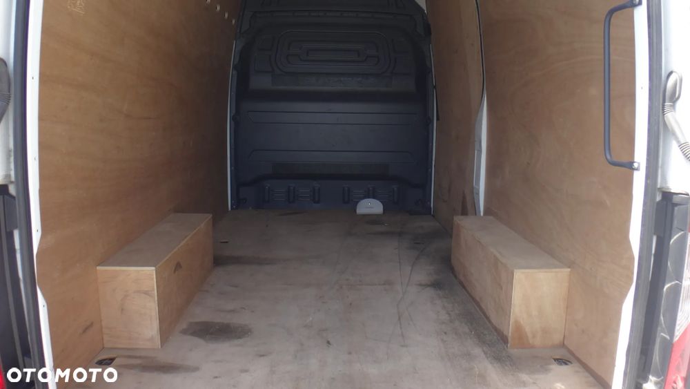 Mercedes-Benz Sprinter - 9