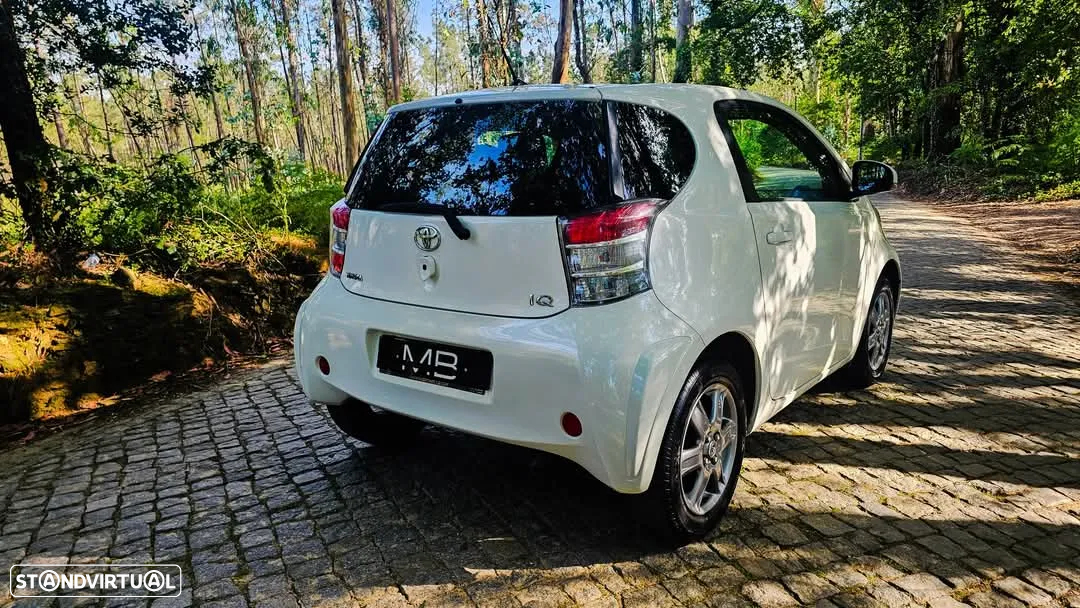 Toyota iQ 1.0 VVT-i Essential+AC - 5