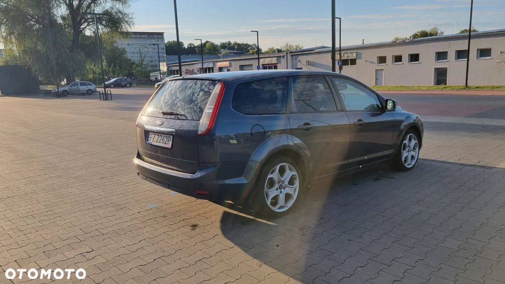 Ford Focus 2.0 TDCi DPF Titanium - 6