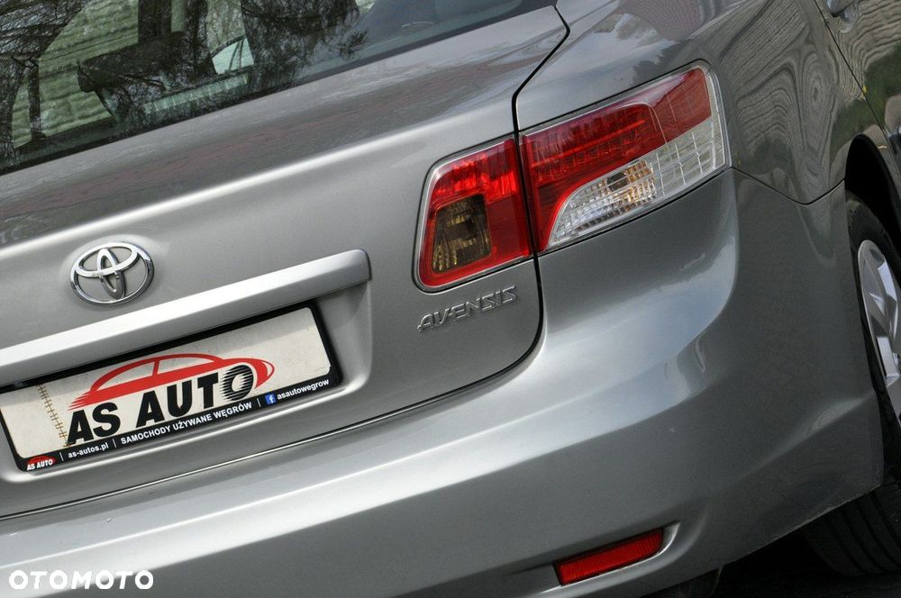 Toyota Avensis 1.8 Active - 31