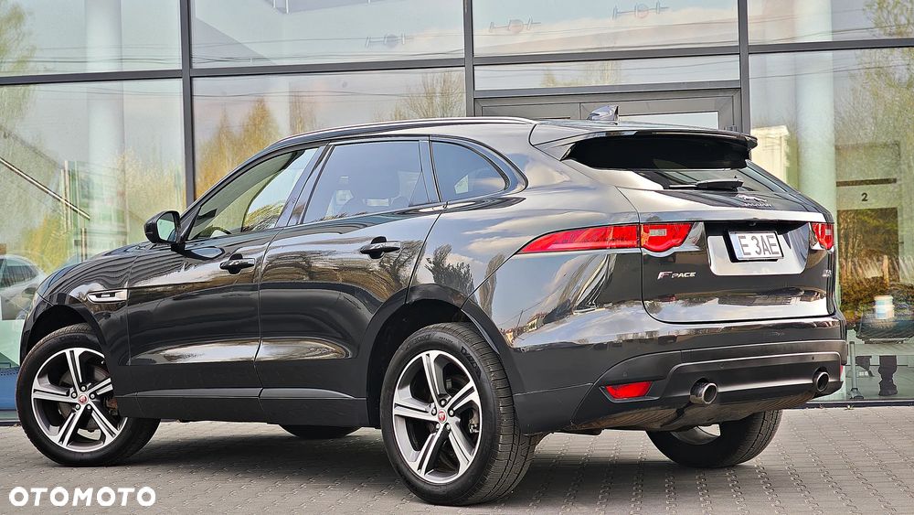 Jaguar F-Pace - 8