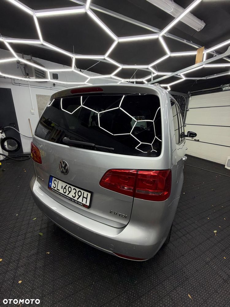 Volkswagen Touran - 5