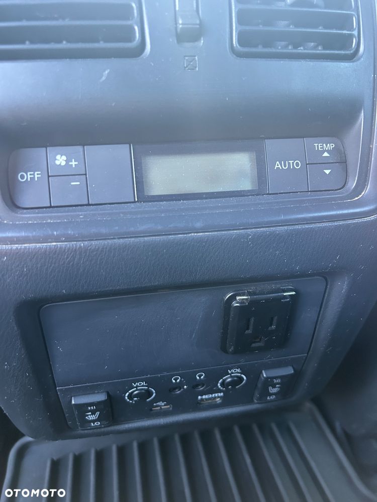 Nissan Pathfinder - 31