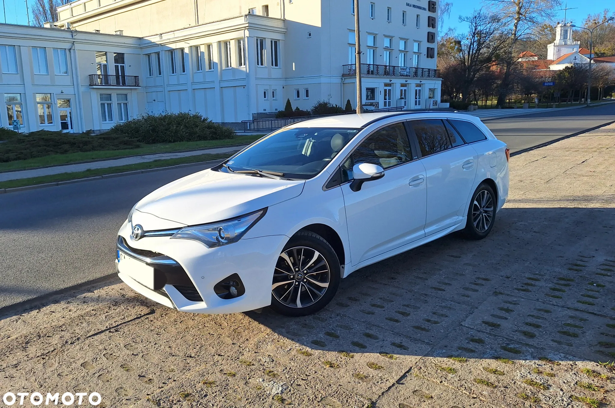 Toyota Avensis 1.8 Sol - 6