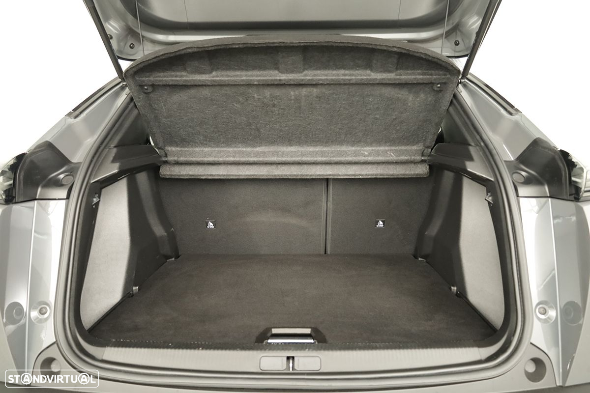 Peugeot 2008 1.2 PureTech Allure EAT8 - 23