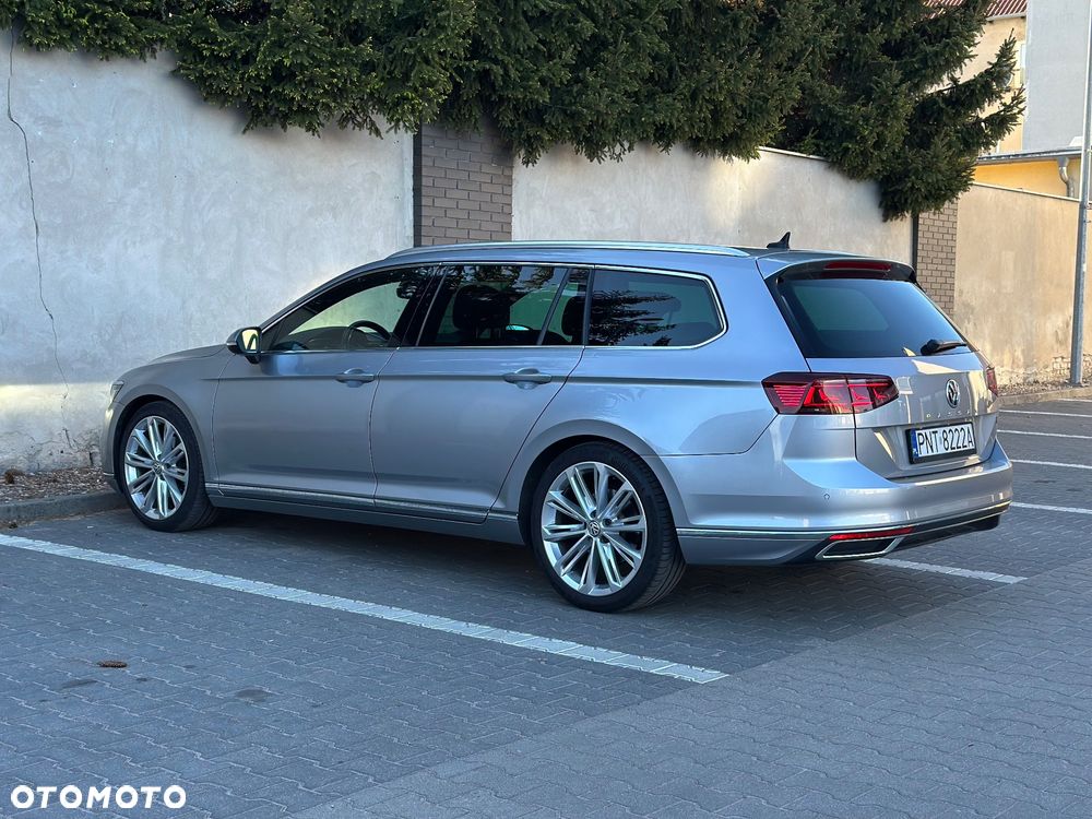 Volkswagen Passat Variant 2.0 TDI EVO Elegance DSG - 11