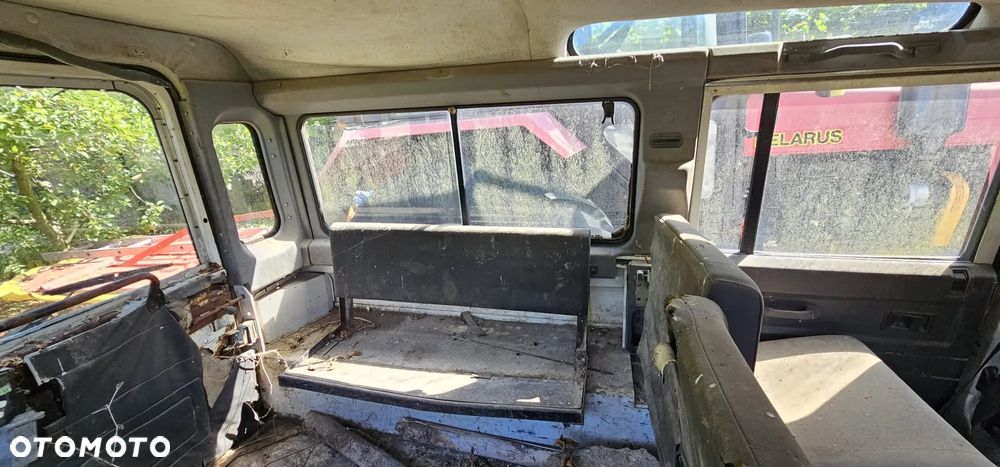 Land Rover Defender 110 2.5td części fotele ławka kierownica silnik skrzynia reduktor most maska dach szyba - 16
