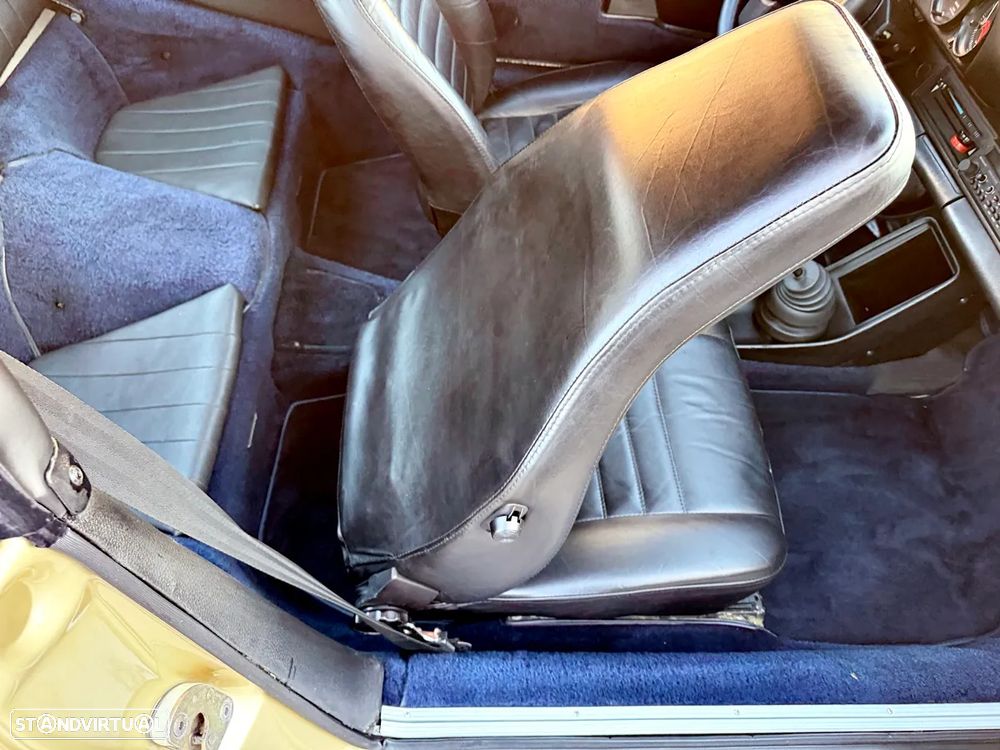 Porsche 911 Série G - 30