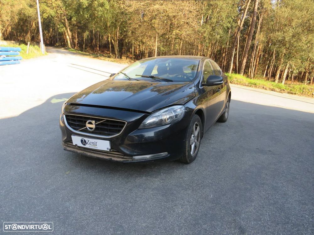 Volvo V40 1.6 D2 (114cv) de 2012 - Peças Usadas (8153) - 2