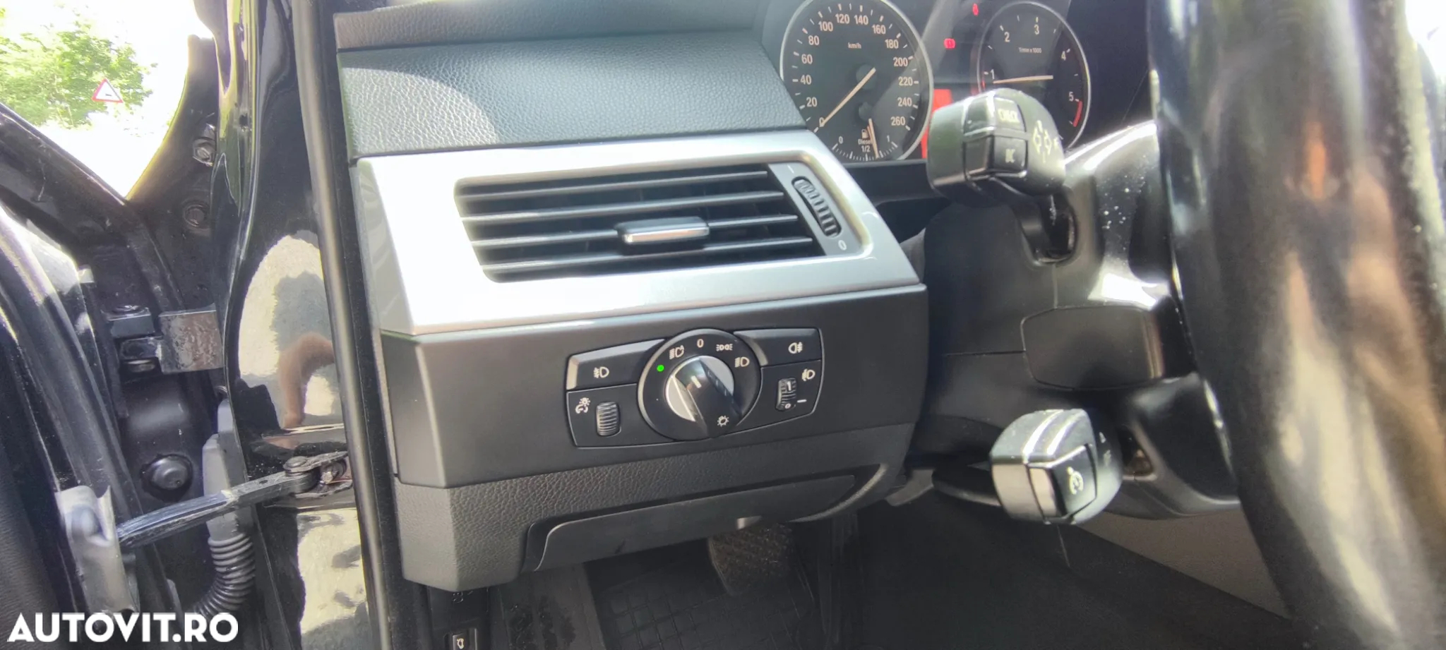 BMW Seria 5 520d Touring Aut. Special Edition - 17
