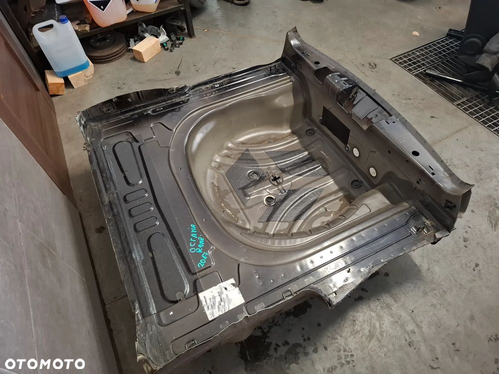 Wanna koła zapasowego Skoda Octavia III Rok 2017 - 3