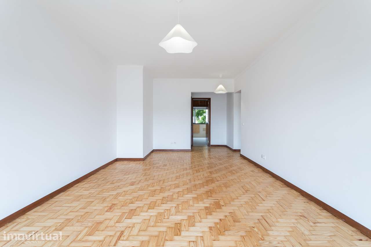 Apartamento T2 com Garagem em Paço de Arcos - Grande imagem: 3/24