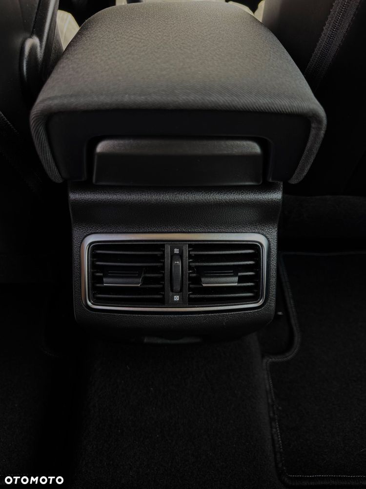 Renault Megane ENERGY TCe 100 LIMITED - 31