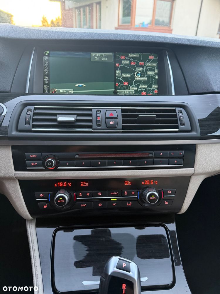 BMW Seria 5 520d M Sport - 26