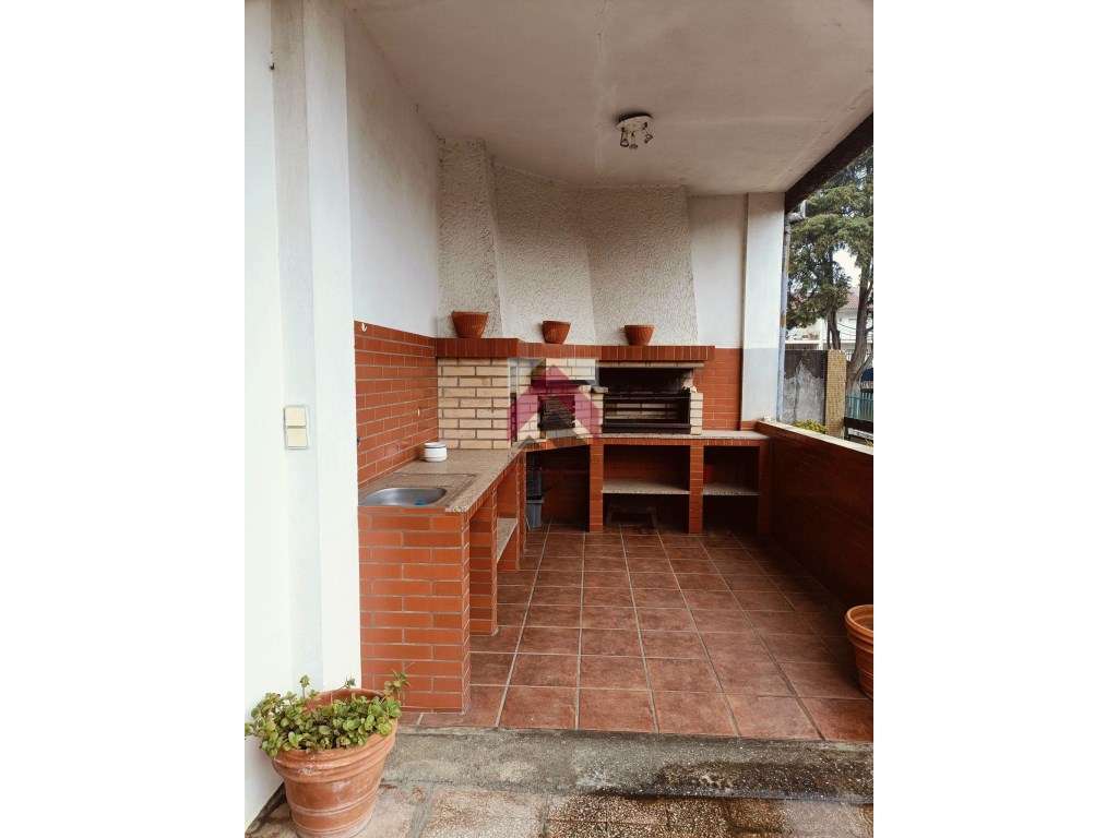 Moradia T7 Independente no Centro de São João da Madeira - Grande imagem: 2/20