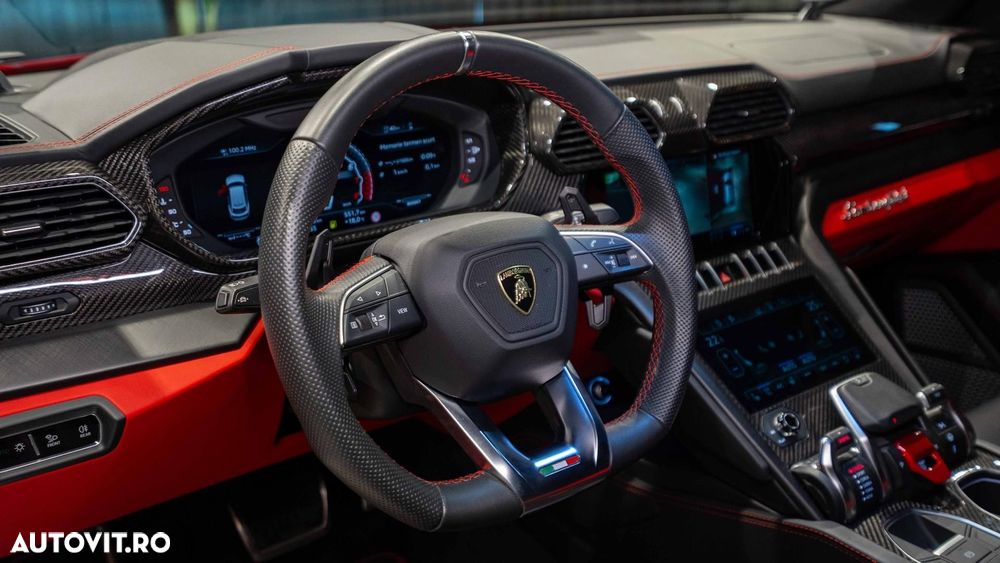 Lamborghini URUS - 40