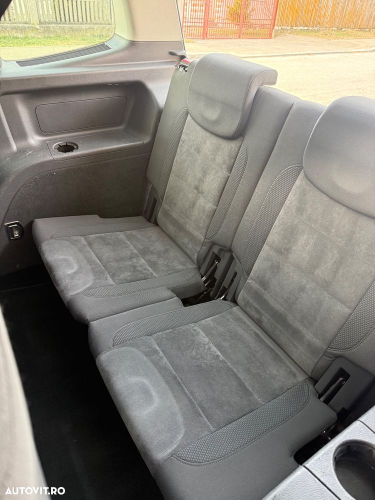 Volkswagen Touran 2.0TDI Highline - 12