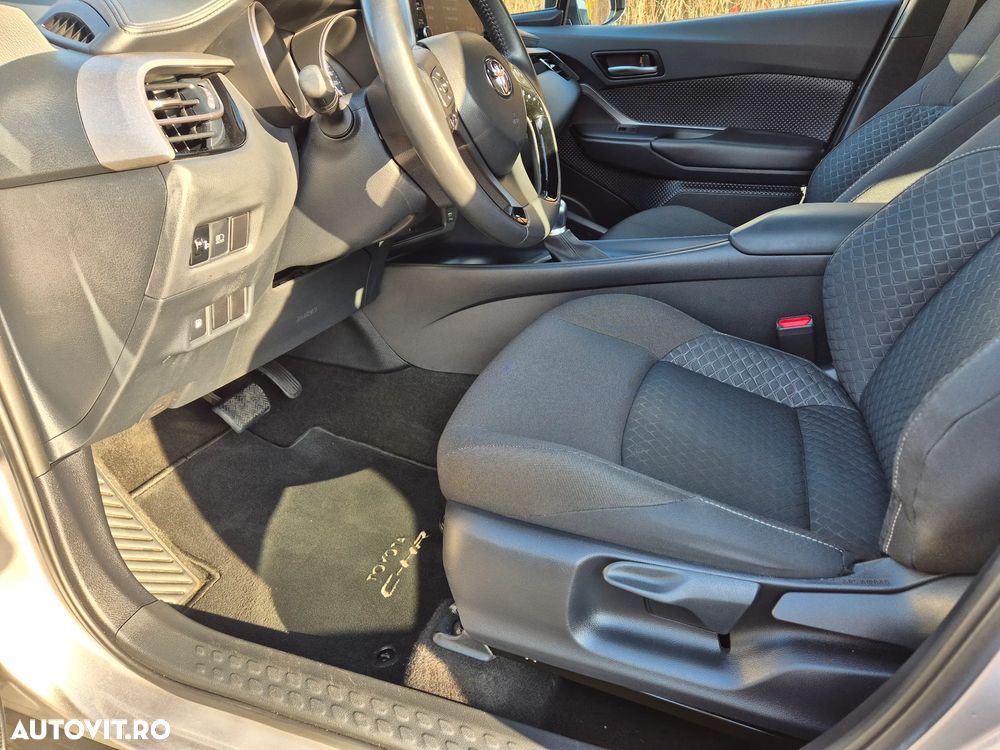 Toyota C-HR Hybrid Business-Edition - 11