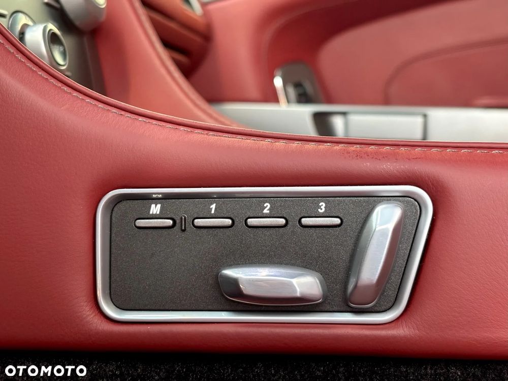 Aston Martin DB9 - 31