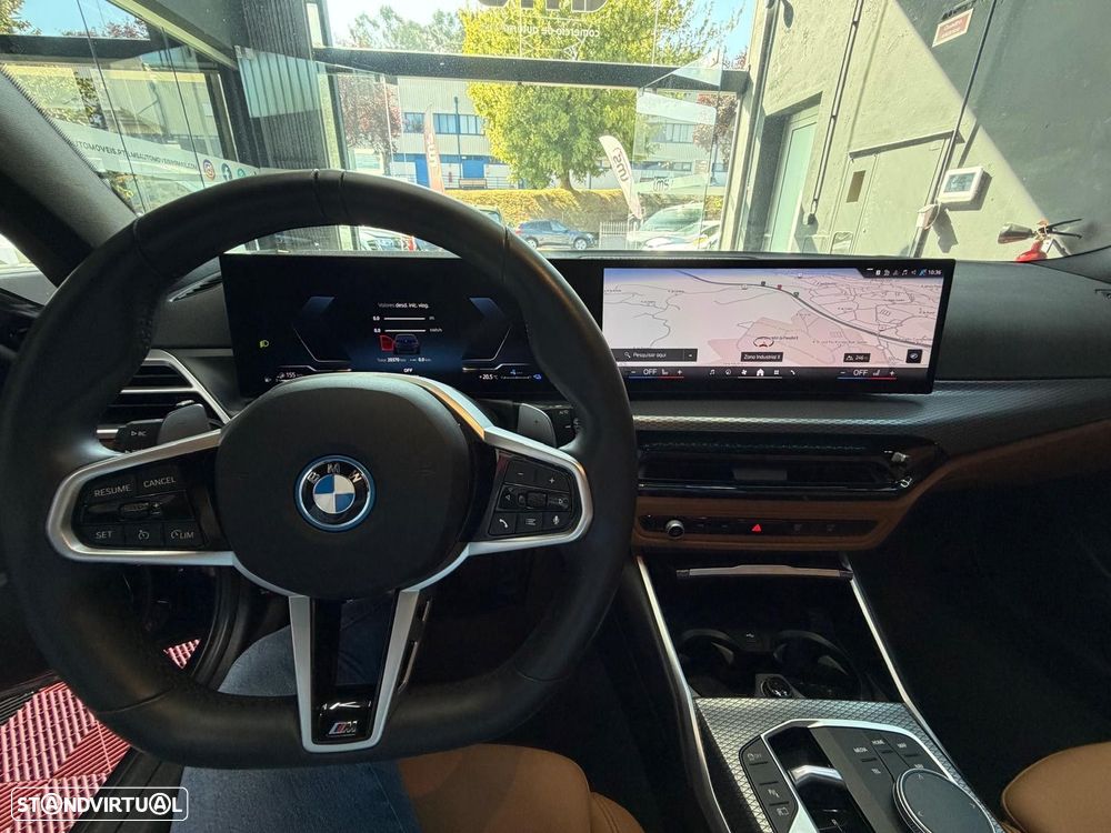 BMW 330 e Pack Desportivo M Pro Auto - 13