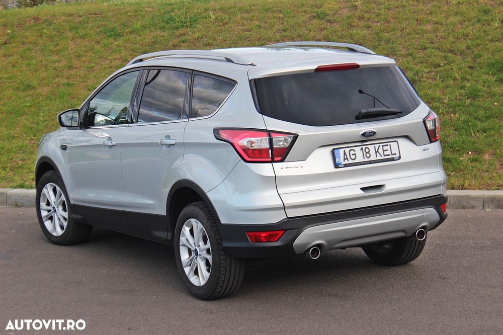 Ford Kuga 2.0 TDCi 4WD Powershift Titanium - 3