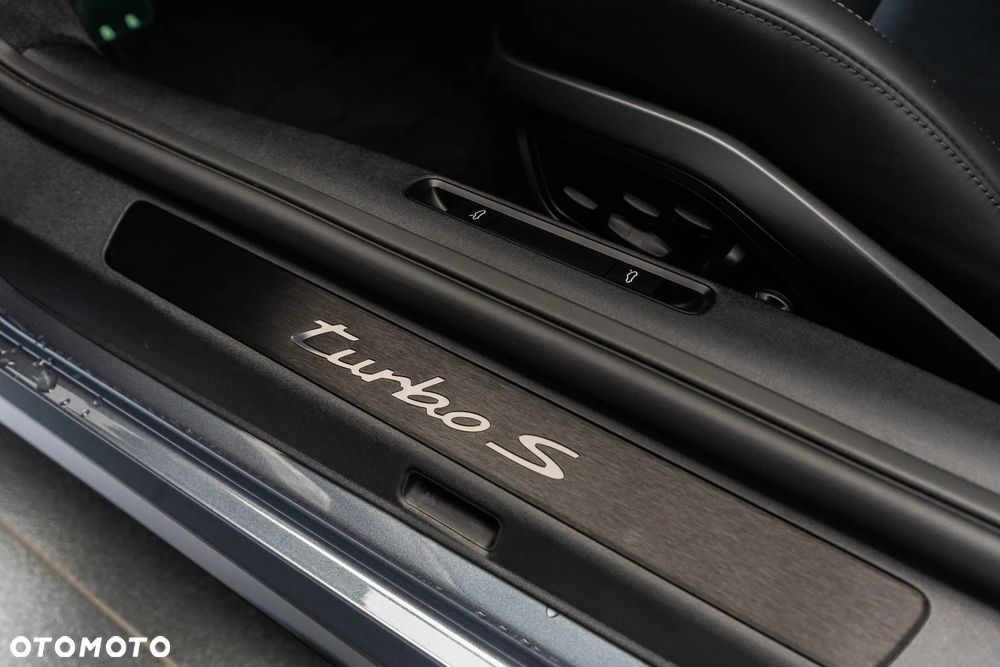 Porsche 911 Turbo S - 34
