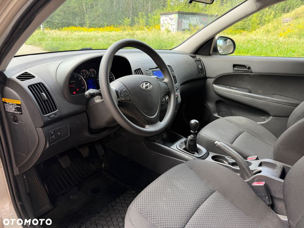 Hyundai i30 1.6 Classic + - 9