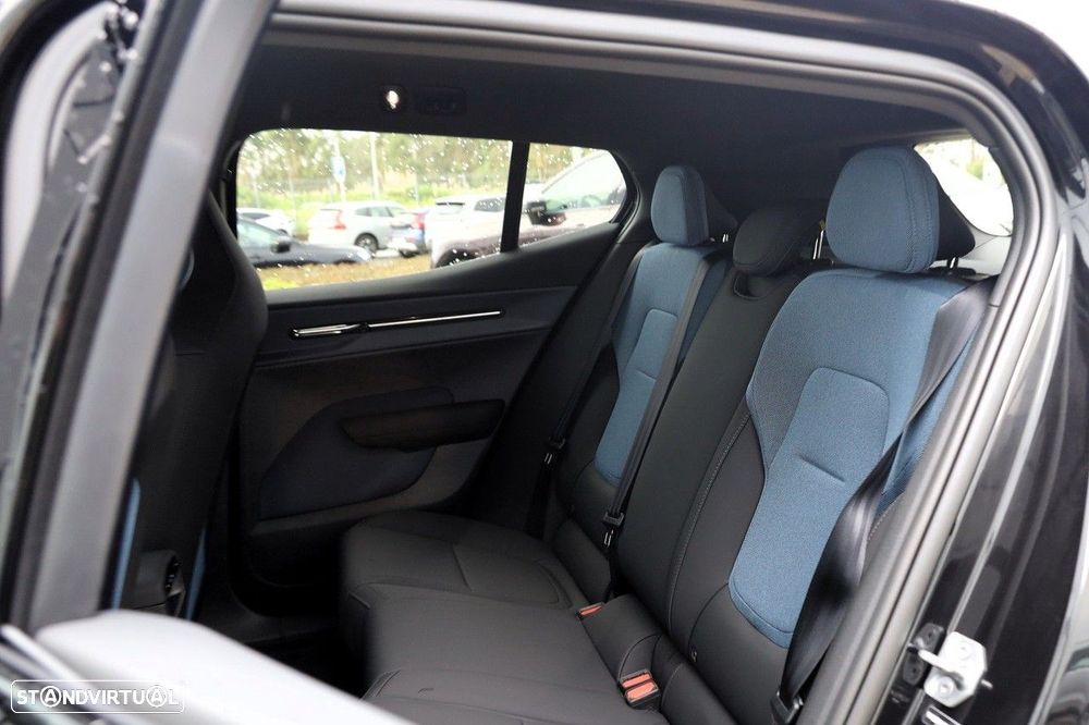 Volvo EX30 51 kWh Single Motor Plus - 10