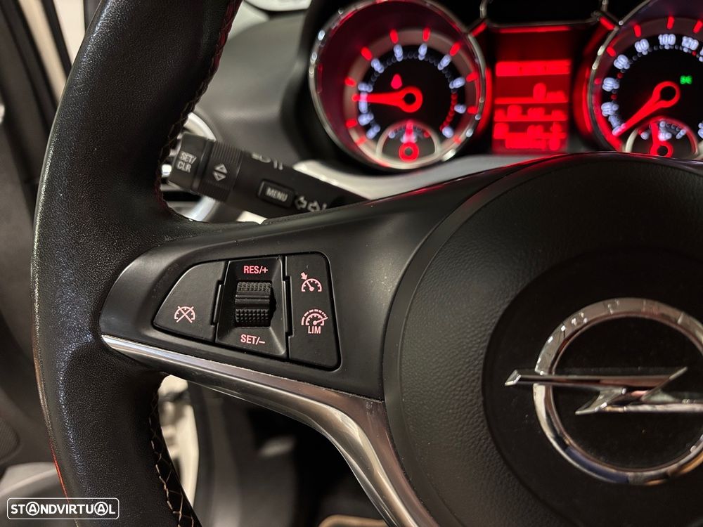 Opel Adam 1.0 T Rocks - 10