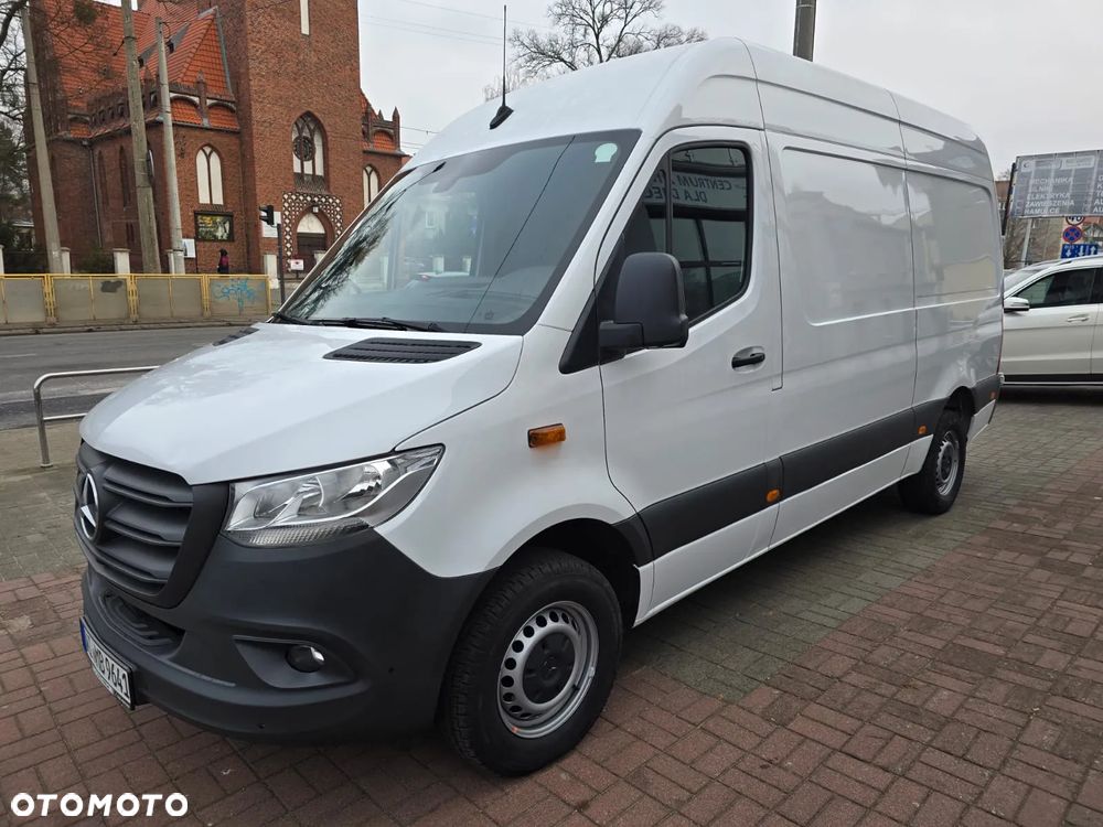 Mercedes-Benz Sprinter - 5