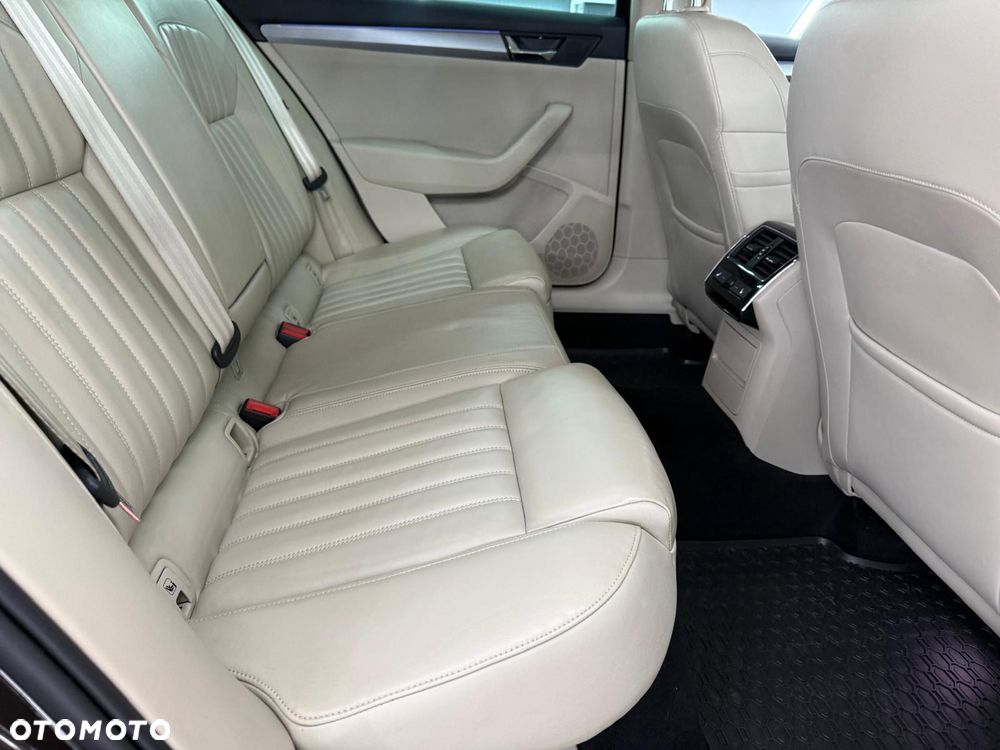 Skoda Superb 2.0 TDI DSG Style - 28