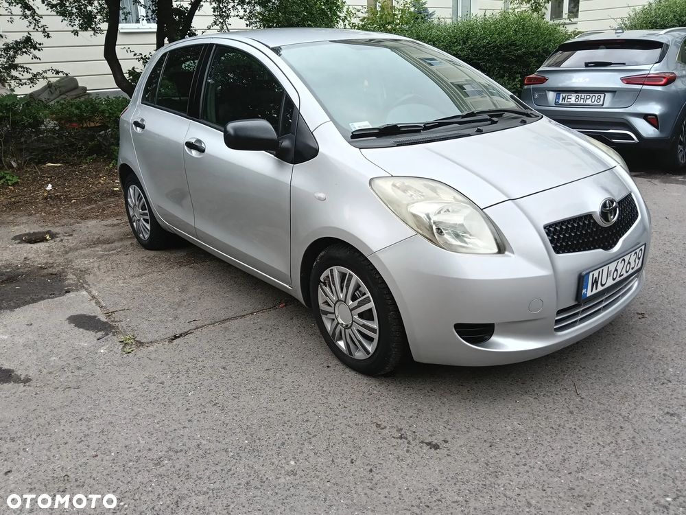 Toyota Yaris 1.3 Luna A/C - 3