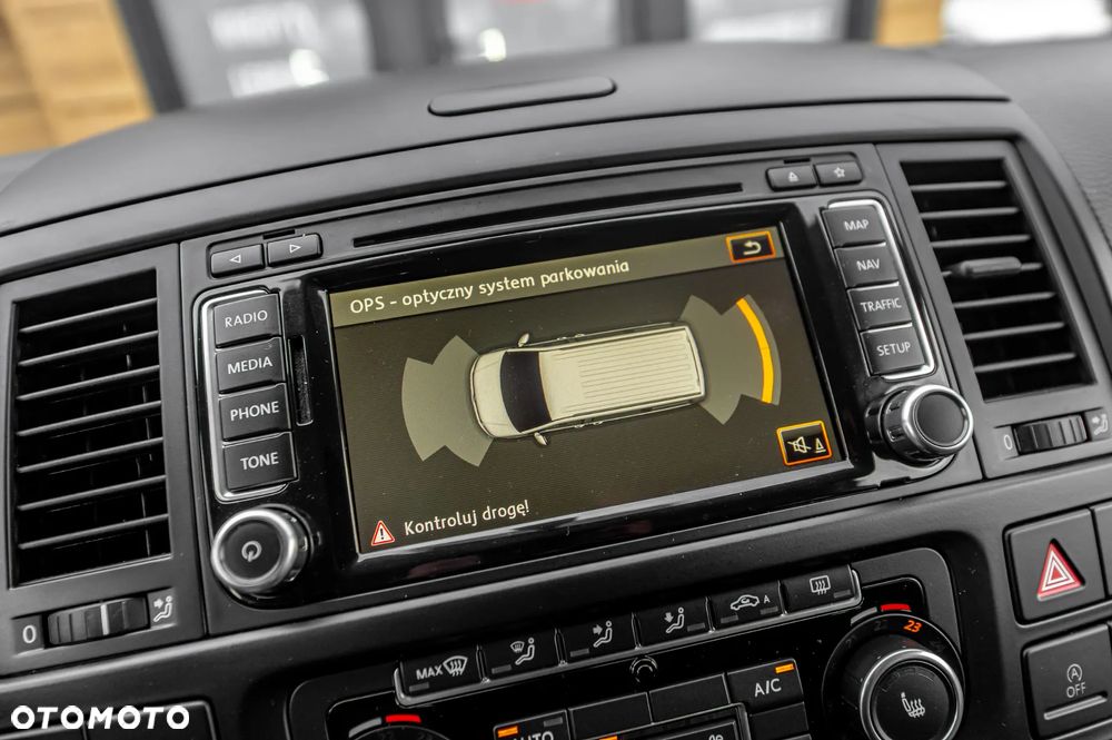 Volkswagen Multivan - 28