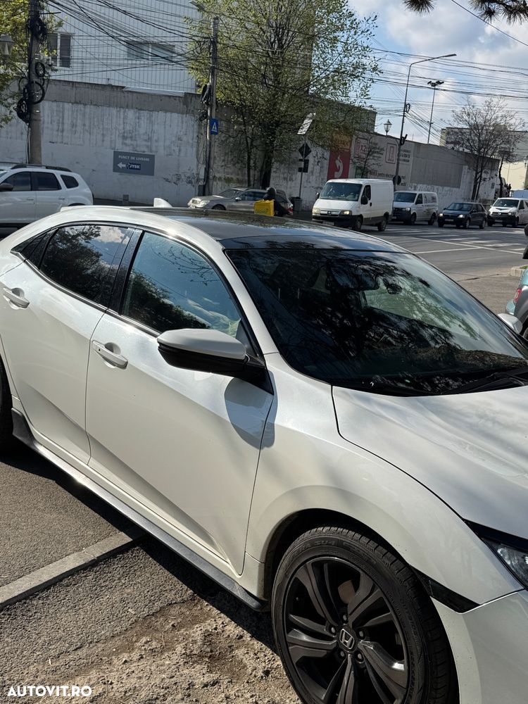 Honda Civic 1.5 VTEC Turbo CVT Sport Plus - 17