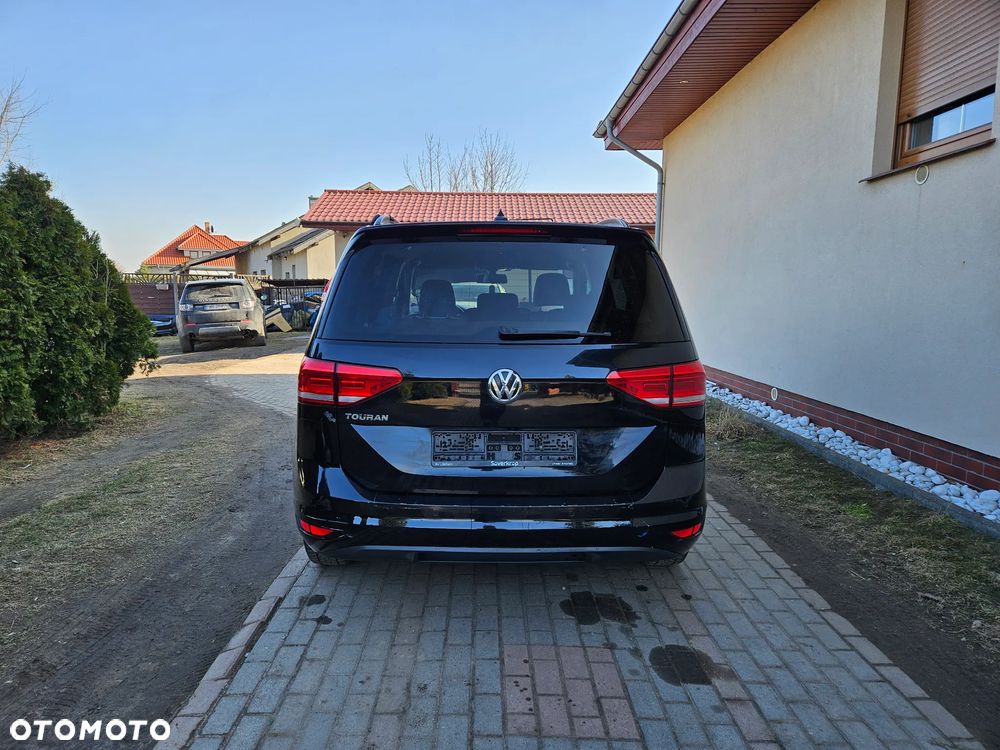 Volkswagen Touran 2.0 TDI SCR DSG Comfortline - 5