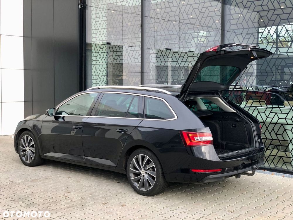 Skoda Superb 2.0 TDI Ambition DSG - 29