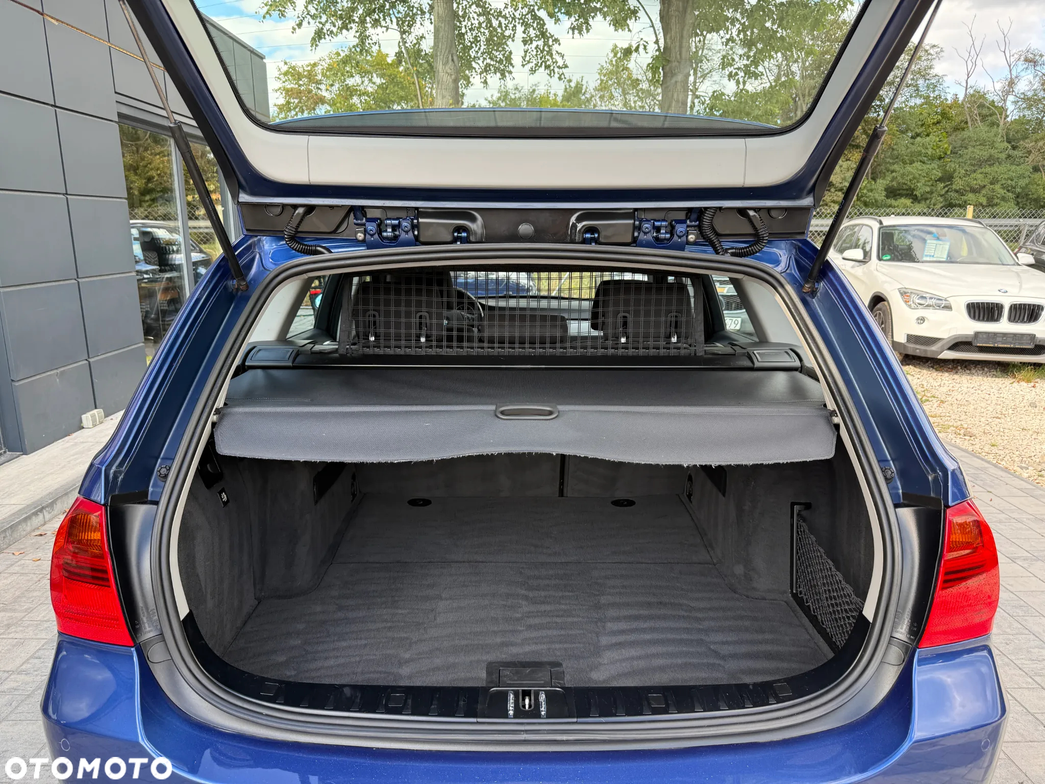 BMW Seria 3 320i Touring Edition Sport - 31
