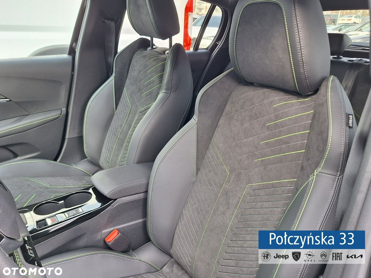 Peugeot 208 - 24
