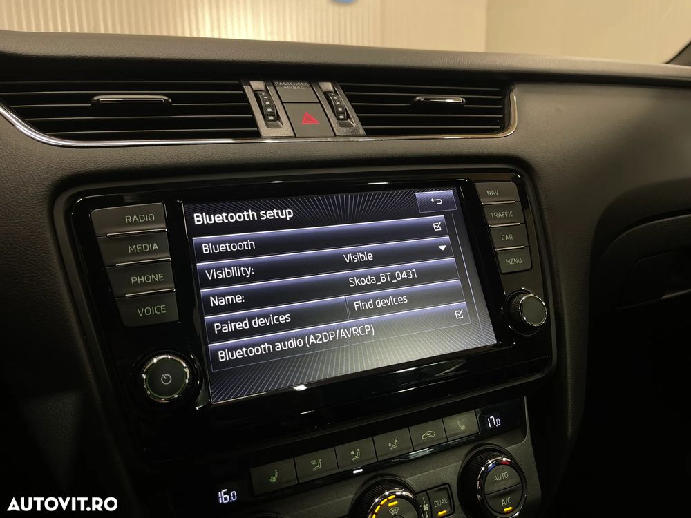 Skoda Octavia 2.0 TDI DSG RS - 20