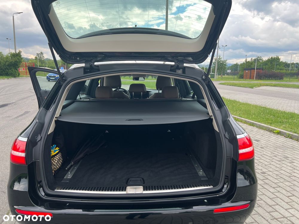 Mercedes-Benz Klasa E 220 d T 9G-TRONIC Exclusive - 16